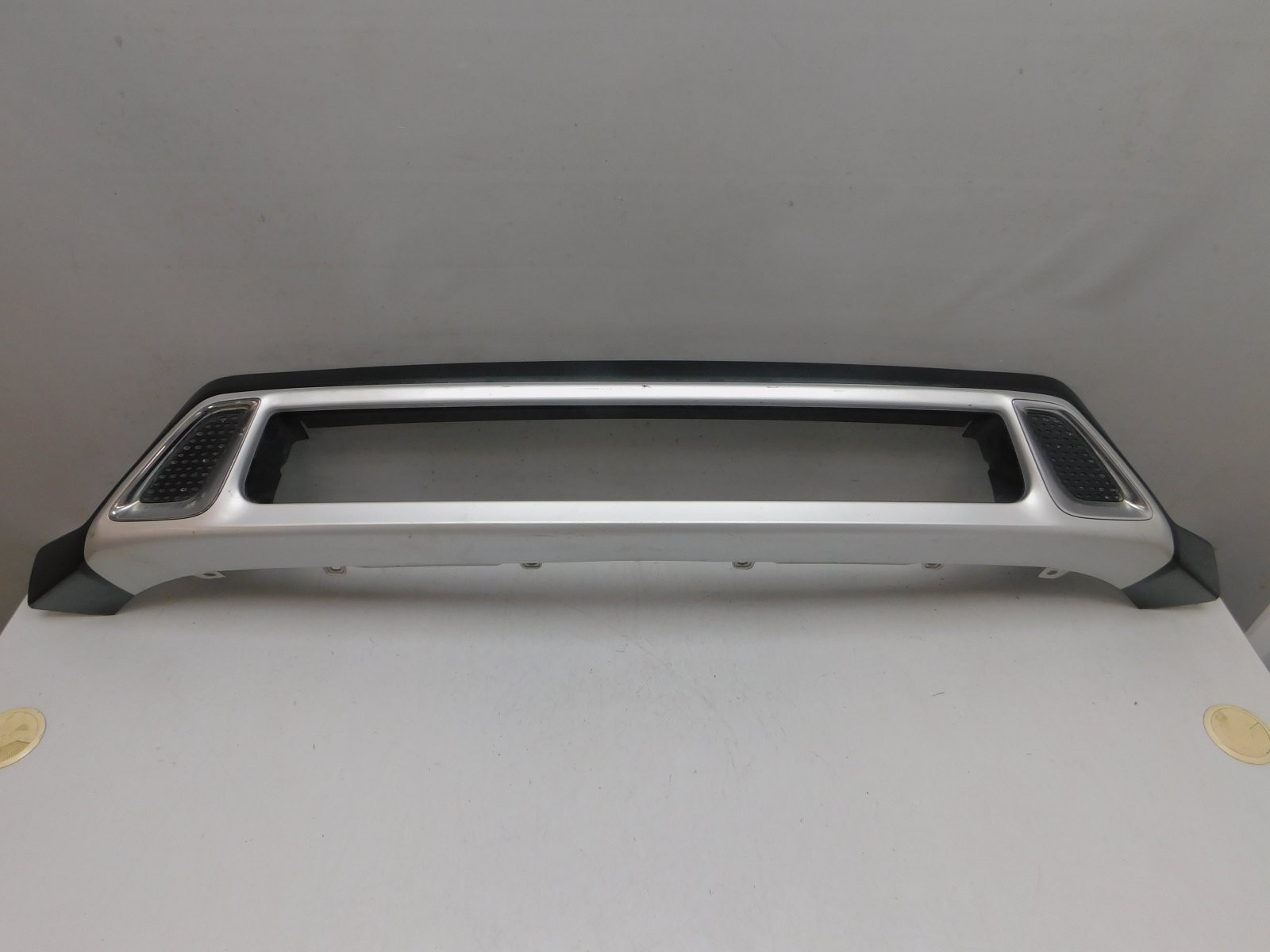 Накладка переднего бампера Mitsubishi Outlander 2012>