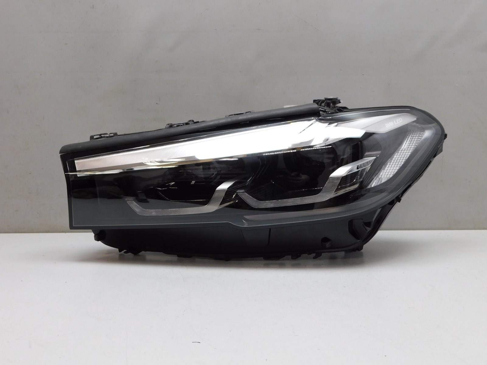 Фара левая BMW 5-серия G30 2016>