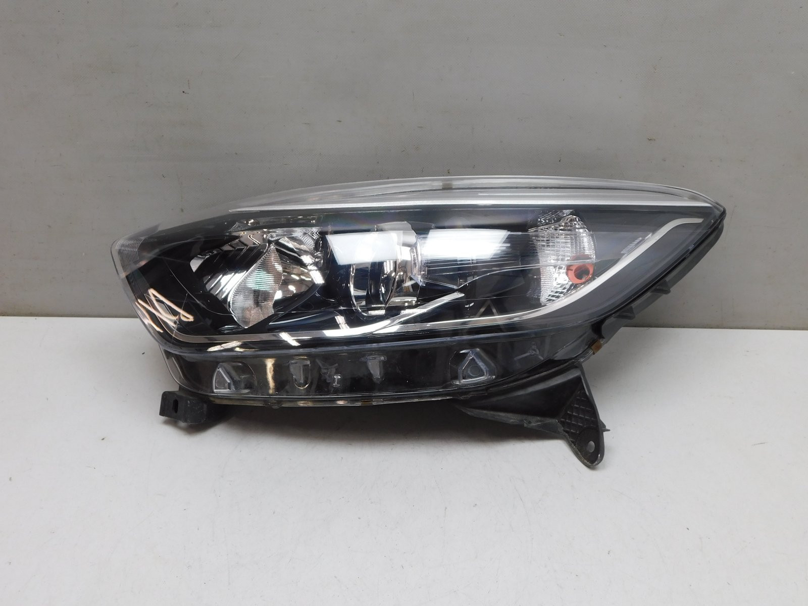 Фара левая Renault Kaptur 2016>