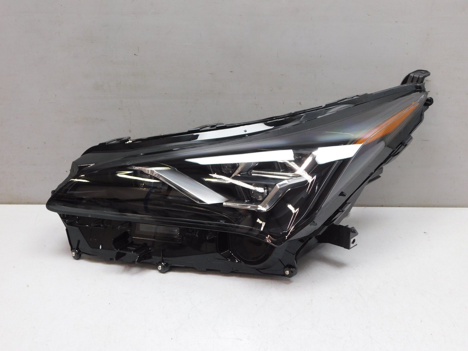 Фара левая Lexus NX 200 2014>