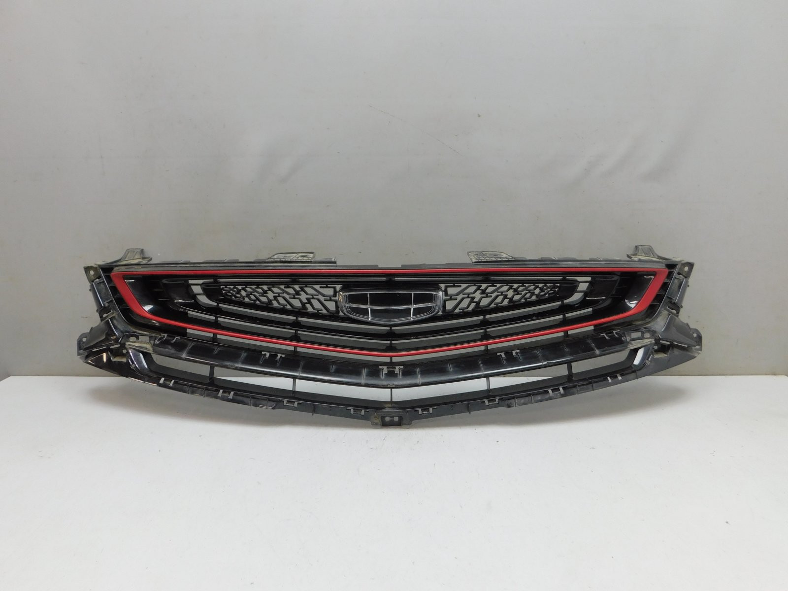 Решетка радиатора Geely Coolray I 2020>