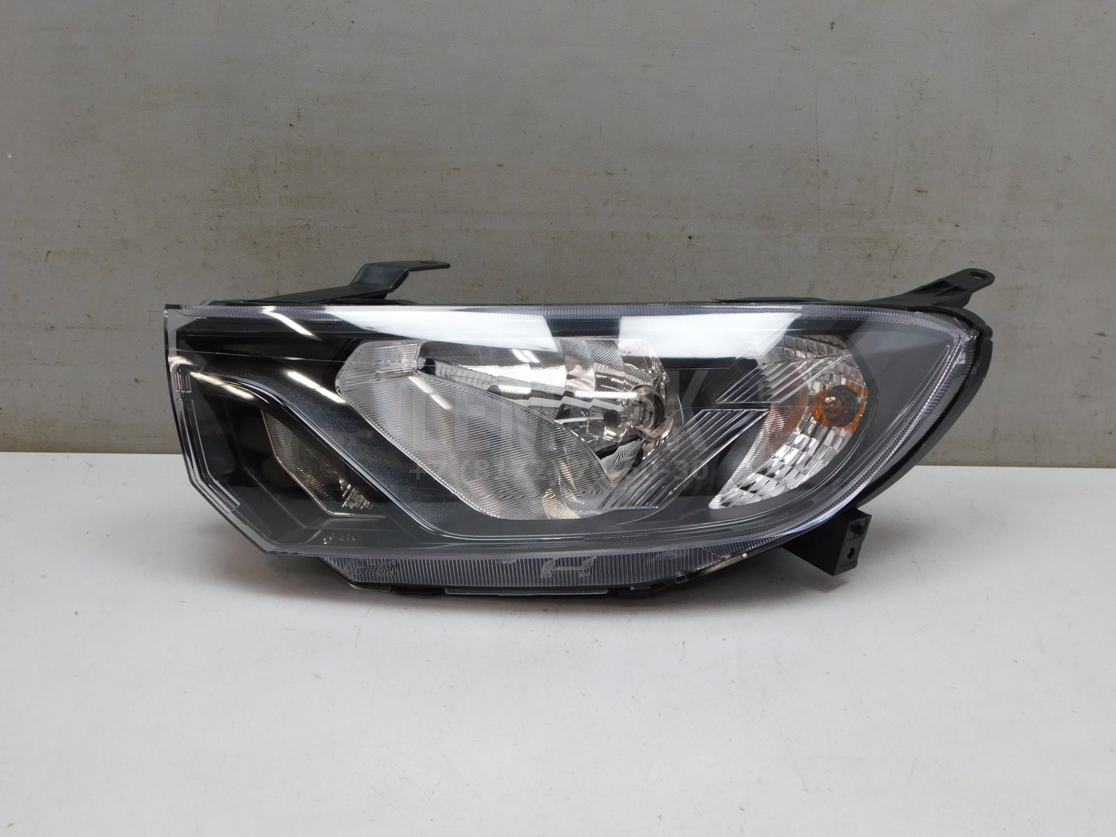 Фара левая VAZ Lada Granta 2011> 8450112281